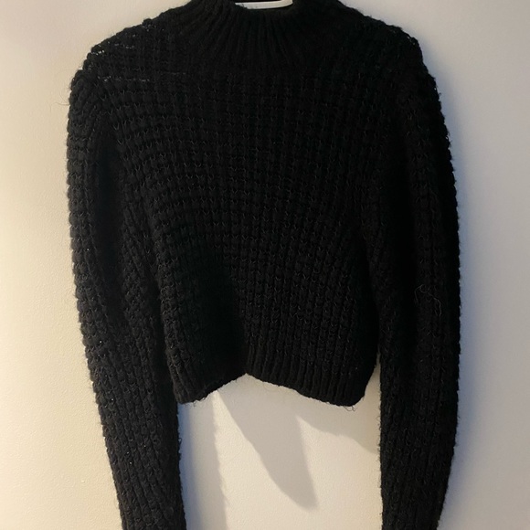 Cropped sweater - Picture 1 of 2